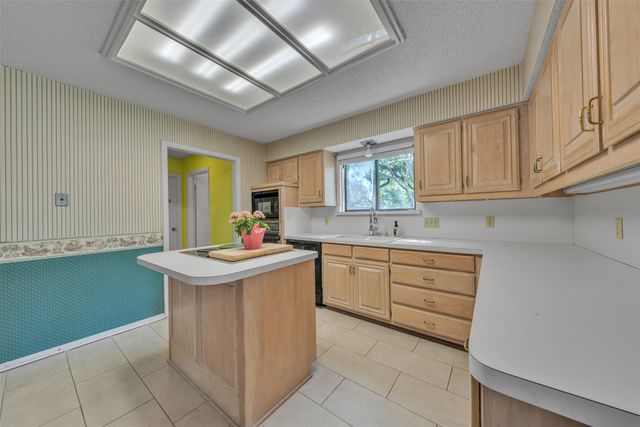 1200 Saint Andrews Court, Mansfield, TX 76063