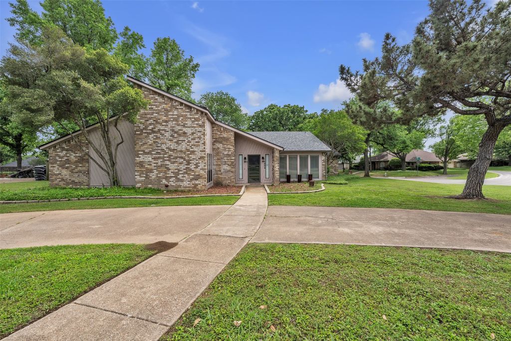 1200 Saint Andrews Court, Mansfield, TX 76063