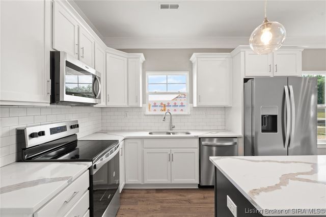 2109 Loop Island Way, New Albany, IN 47150