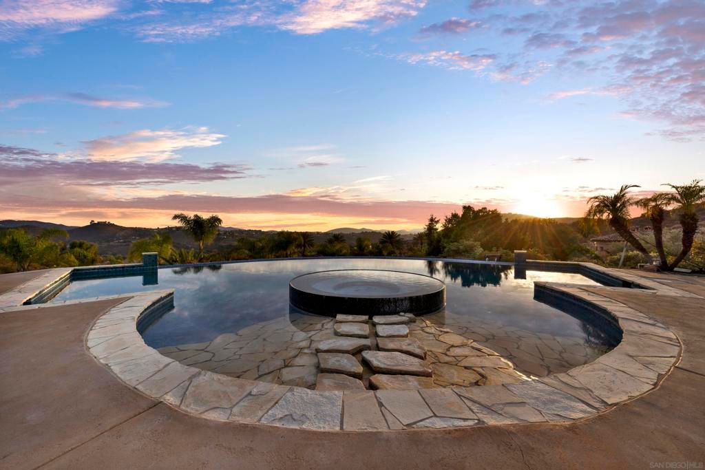 Image 1 of property listing at 14425 Cheyenne Trl, Poway, CA 92064