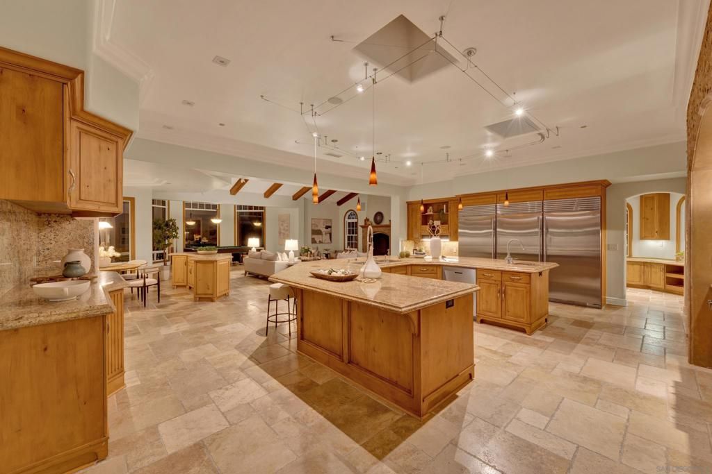 Image 12 of property listing at 14425 Cheyenne Trl, Poway, CA 92064