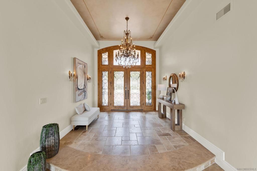 Image 19 of property listing at 14425 Cheyenne Trl, Poway, CA 92064