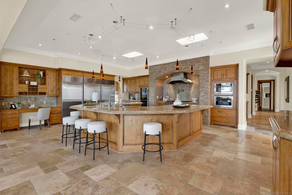 Image 32 of property listing at 14425 Cheyenne Trl, Poway, CA 92064