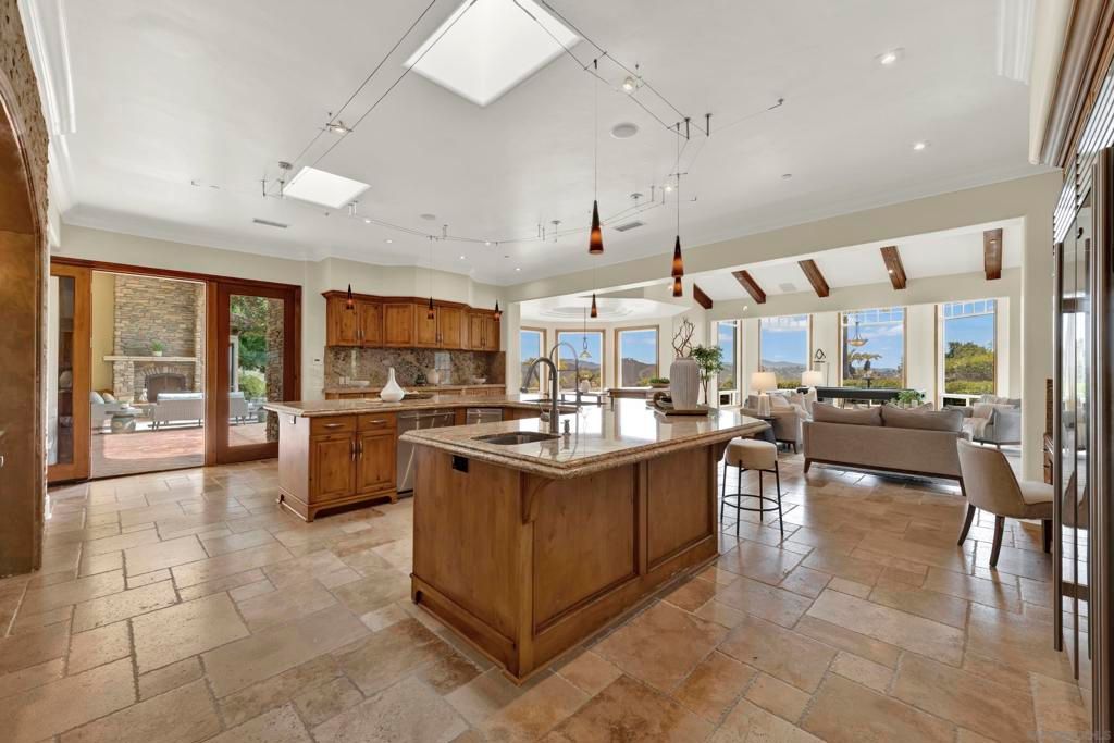 Image 34 of property listing at 14425 Cheyenne Trl, Poway, CA 92064