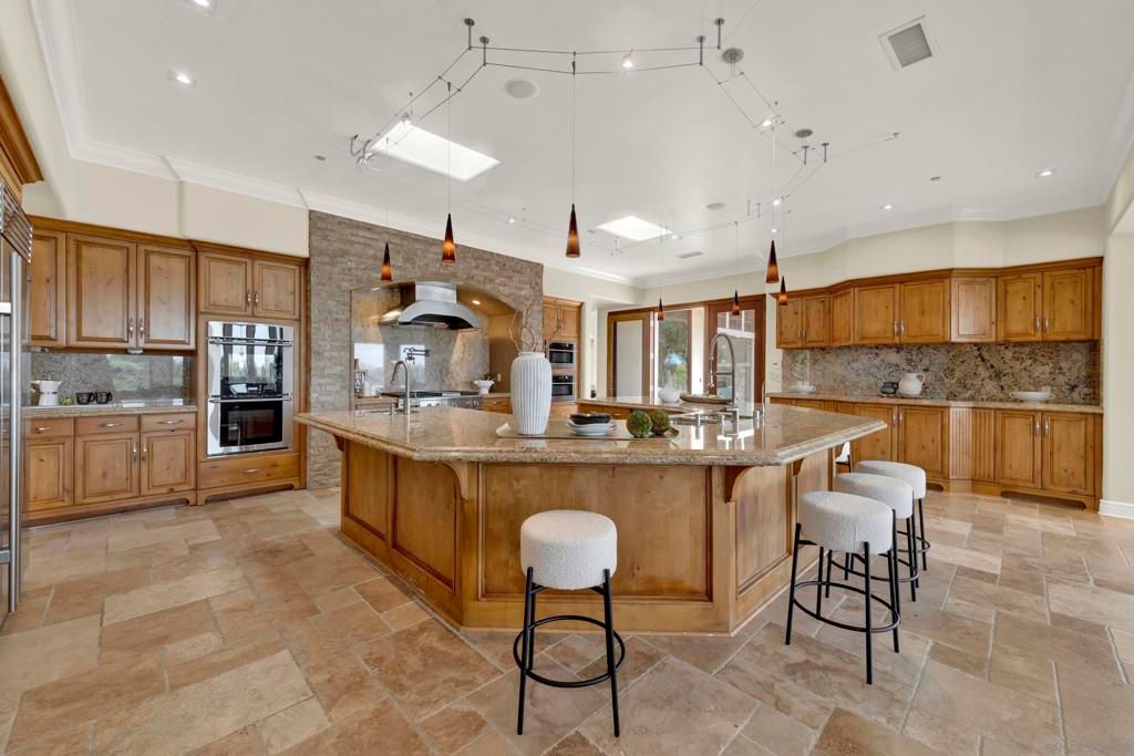 Image 35 of property listing at 14425 Cheyenne Trl, Poway, CA 92064