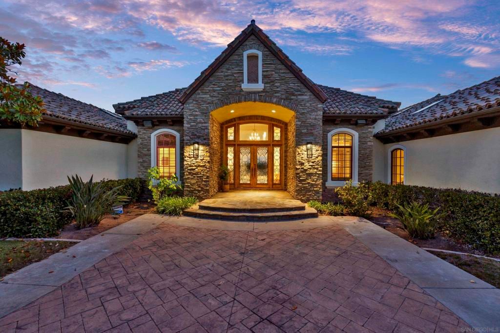 Image 6 of property listing at 14425 Cheyenne Trl, Poway, CA 92064