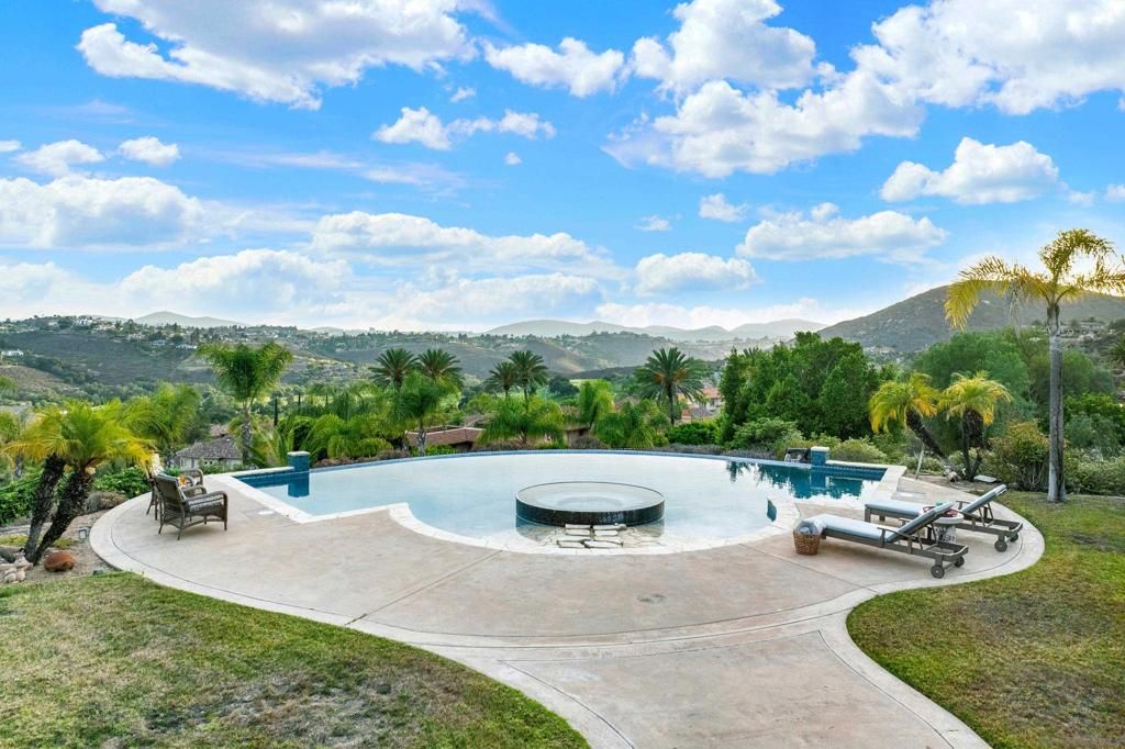 Image 68 of property listing at 14425 Cheyenne Trl, Poway, CA 92064