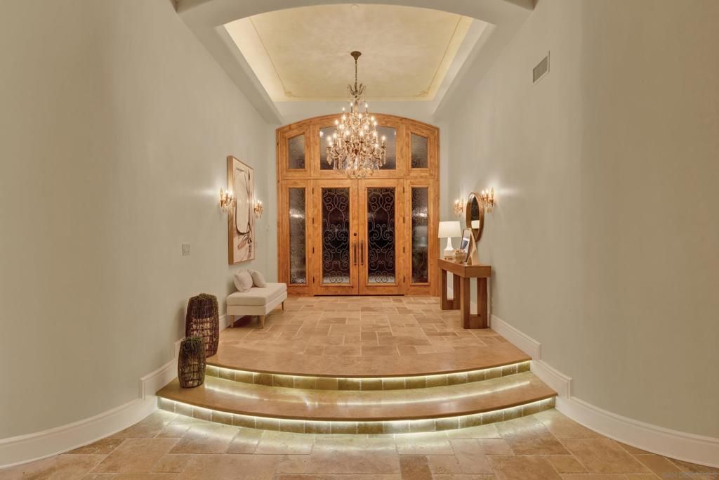 Image 7 of property listing at 14425 Cheyenne Trl, Poway, CA 92064