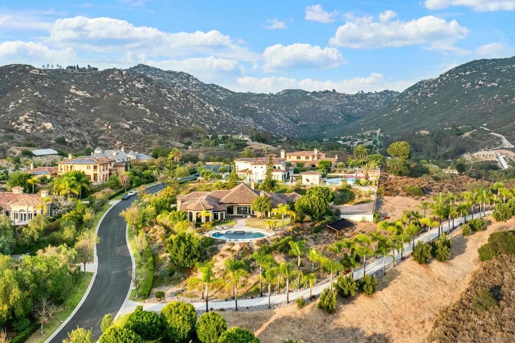 Image 71 of property listing at 14425 Cheyenne Trl, Poway, CA 92064
