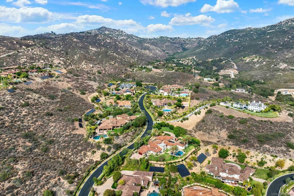 Image 72 of property listing at 14425 Cheyenne Trl, Poway, CA 92064