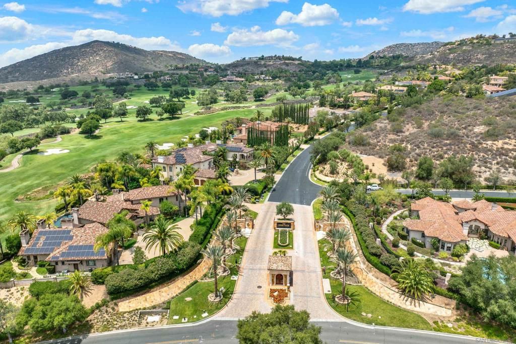 Image 74 of property listing at 14425 Cheyenne Trl, Poway, CA 92064
