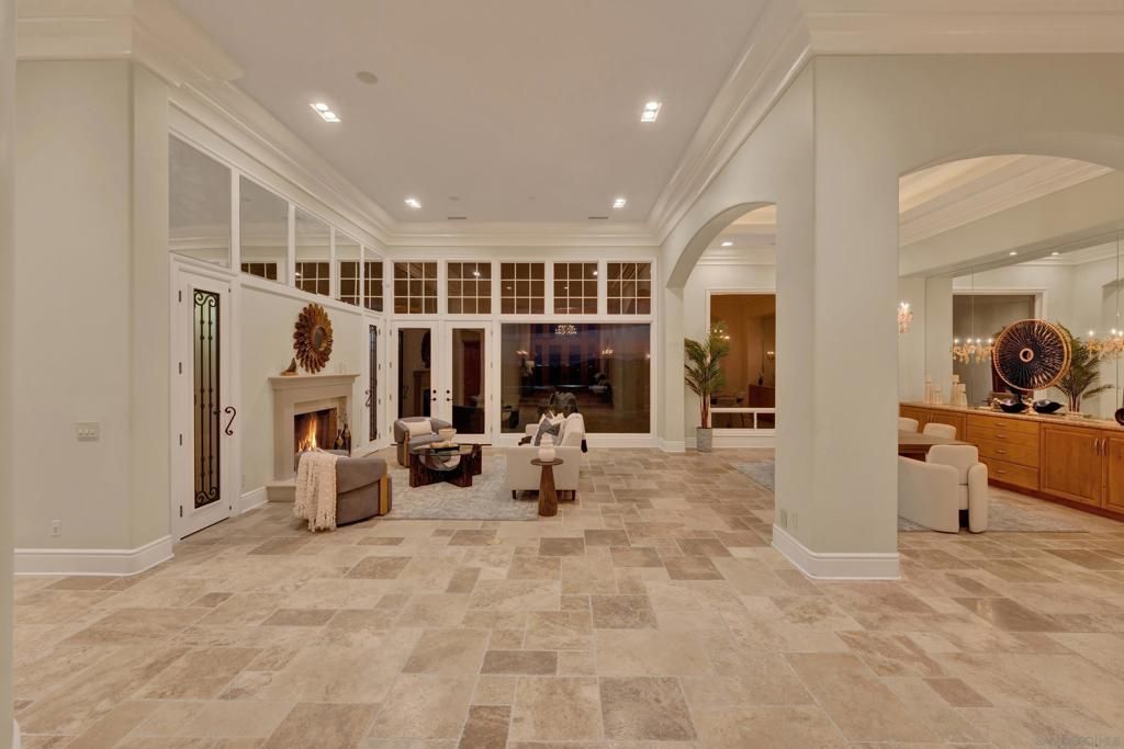 Image 8 of property listing at 14425 Cheyenne Trl, Poway, CA 92064
