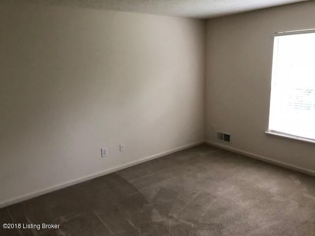 8705 Hidden Grove Pl, Louisville, KY 40291