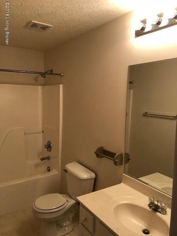 8705 Hidden Grove Pl, Louisville, KY 40291