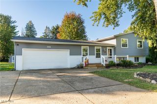 8176 Staten Circle NW, North Canton, OH 44720