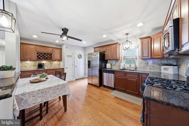 871 TRENTON AVE, Sewell, NJ 08080