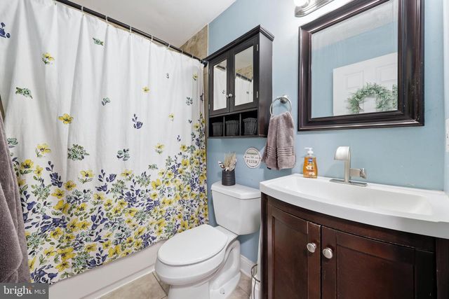 871 TRENTON AVE, Sewell, NJ 08080