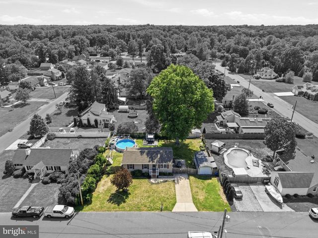 871 TRENTON AVE, Sewell, NJ 08080