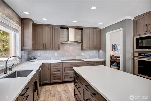 10523 NE 118th Lane, Kirkland, WA 98034
