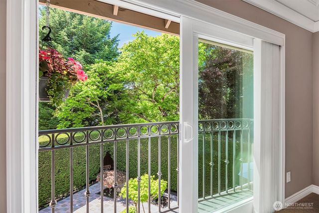 10523 NE 118th Lane, Kirkland, WA 98034