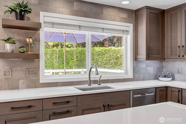 10523 NE 118th Lane, Kirkland, WA 98034