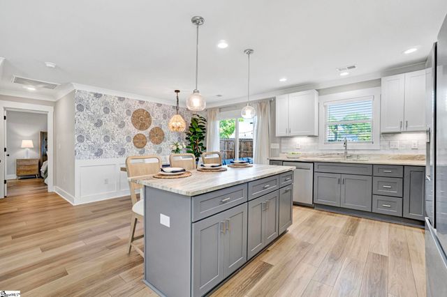 4 Mcarthur Street, Greenville, SC 29611