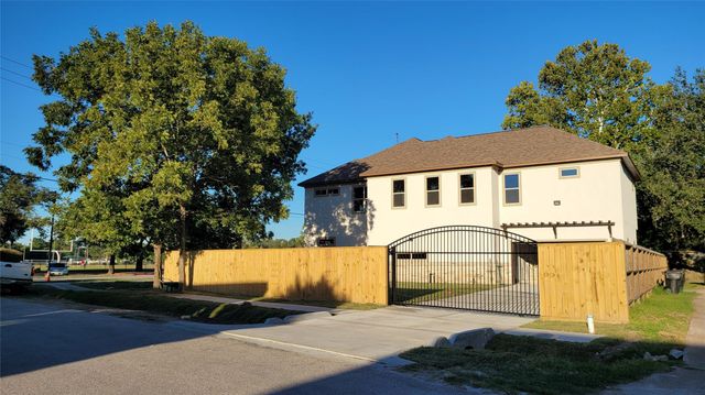 9729 Neuens Road, Houston, TX 77080