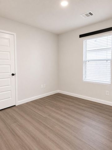 59 Road 5102, Cleveland, TX 77327