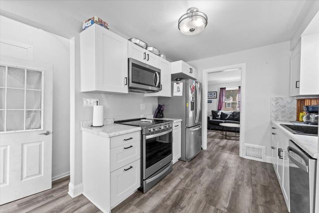 1136 N 8th AVENUE, West Bend, WI 53090