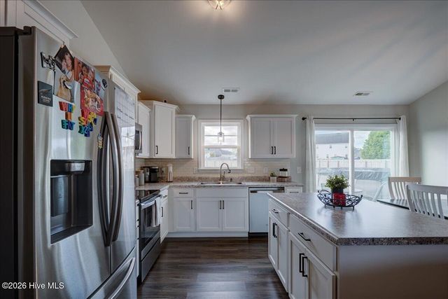 520 Poults Drive, Richlands, NC 28574