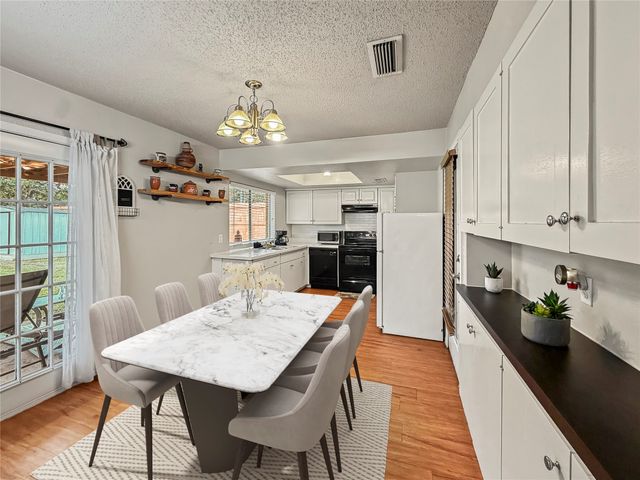 224 E Grubb Drive, Mesquite, TX 75149