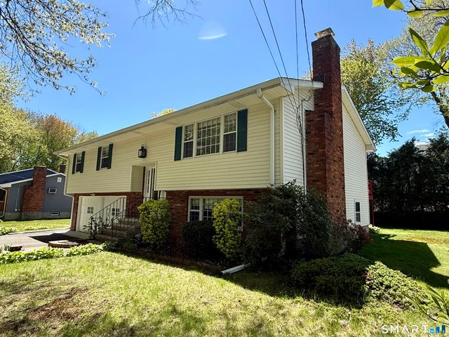 75 Masna Place, Stratford, CT 06614