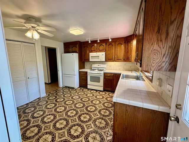 75 Masna Place, Stratford, CT 06614