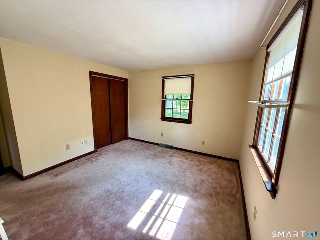 75 Masna Place, Stratford, CT 06614