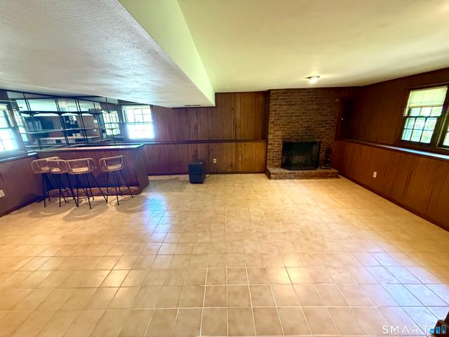 75 Masna Place, Stratford, CT 06614