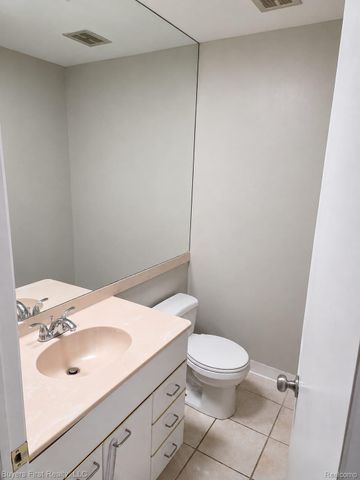 17150 Hilton Street, Southfield, MI 48075