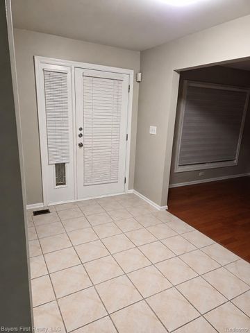 17150 Hilton Street, Southfield, MI 48075