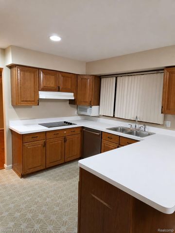 17150 Hilton Street, Southfield, MI 48075