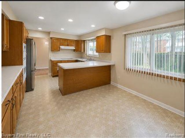 17150 Hilton Street, Southfield, MI 48075
