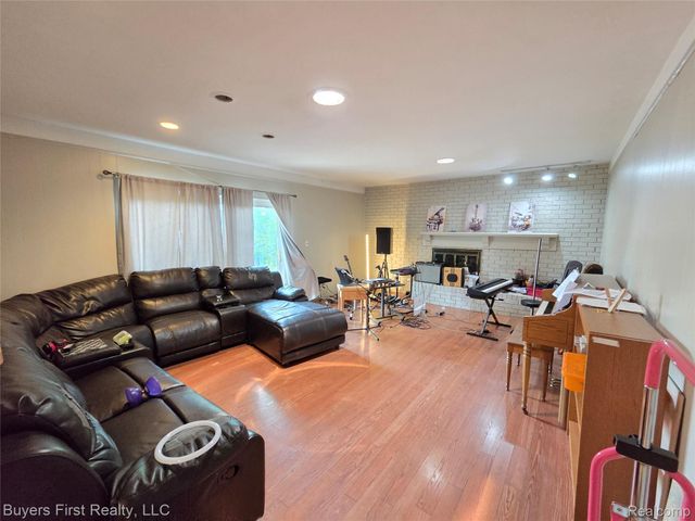 17150 Hilton Street, Southfield, MI 48075
