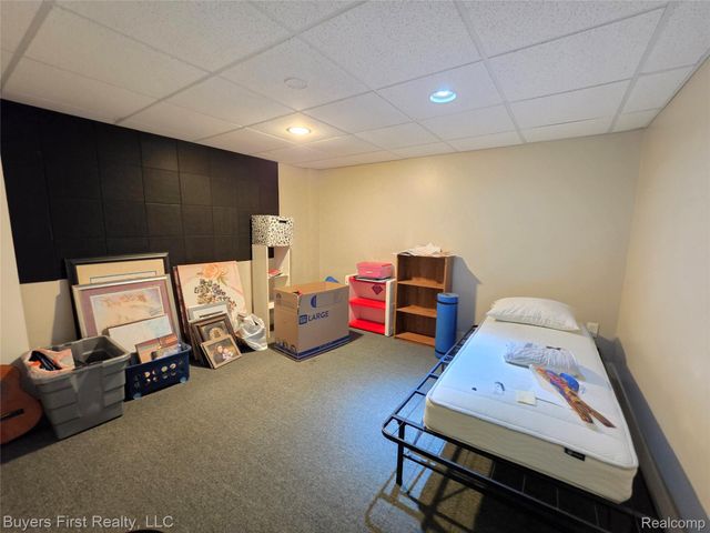 17150 Hilton Street, Southfield, MI 48075