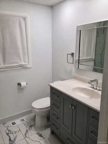 17150 Hilton Street, Southfield, MI 48075