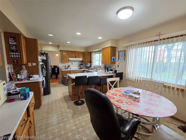 17150 Hilton Street, Southfield, MI 48075