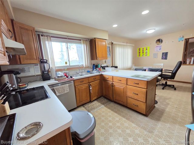 17150 Hilton Street, Southfield, MI 48075