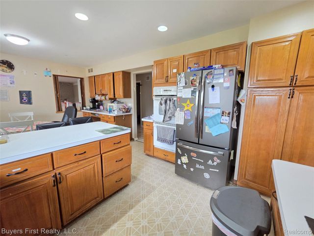17150 Hilton Street, Southfield, MI 48075