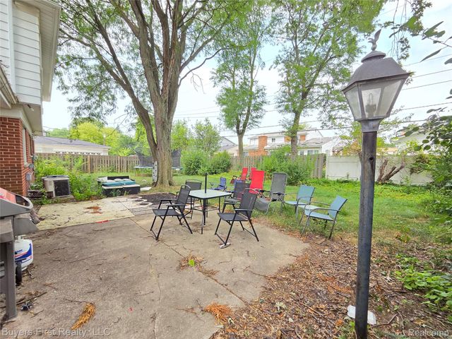 17150 Hilton Street, Southfield, MI 48075