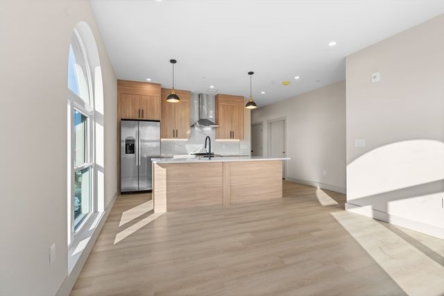 453 Franklin 303, Melrose, MA 02176