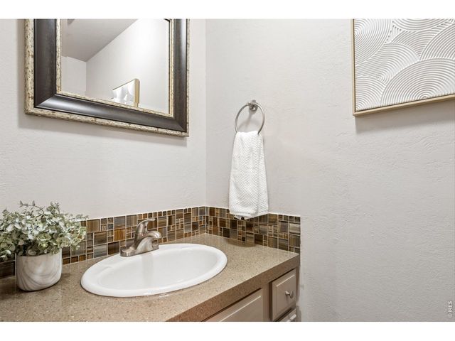 619 Crawford Cir, Longmont, CO 80504