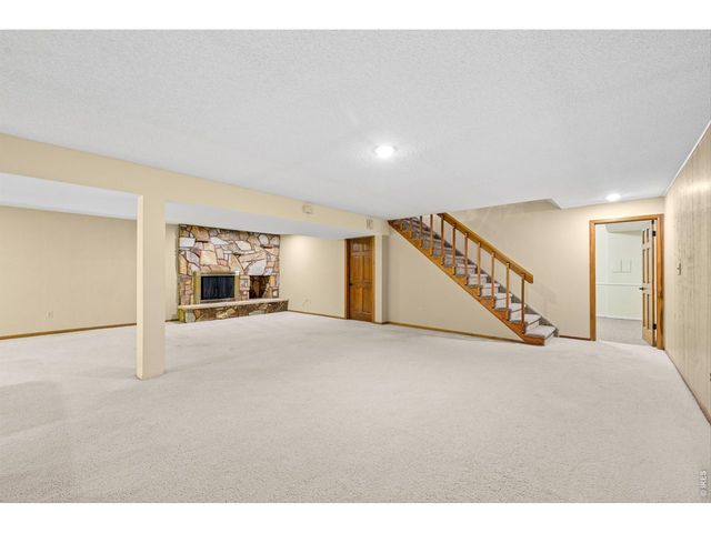 619 Crawford Cir, Longmont, CO 80504