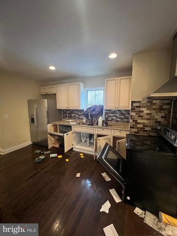 4243 DIX ST NE, Washington, DC 20019